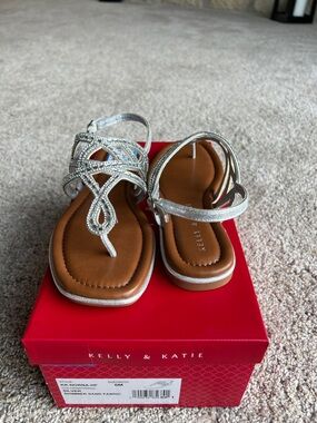 Kelly & Katie Silver Rhinestone T-strap Sandals Size 6 NIB